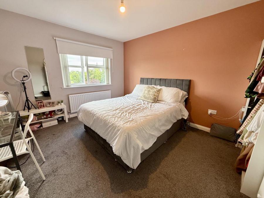 12 Neills Avenue