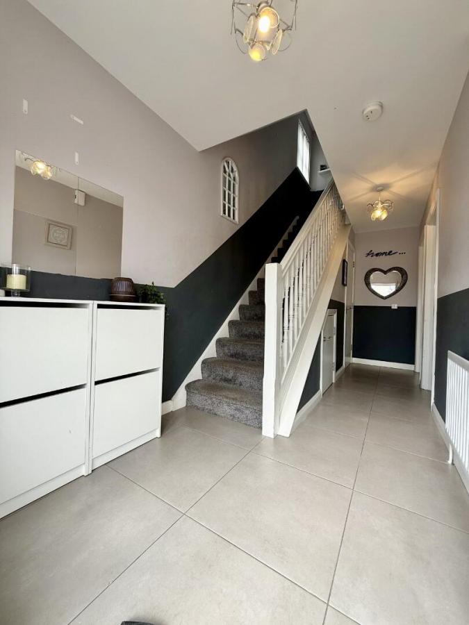 12 Neills Avenue