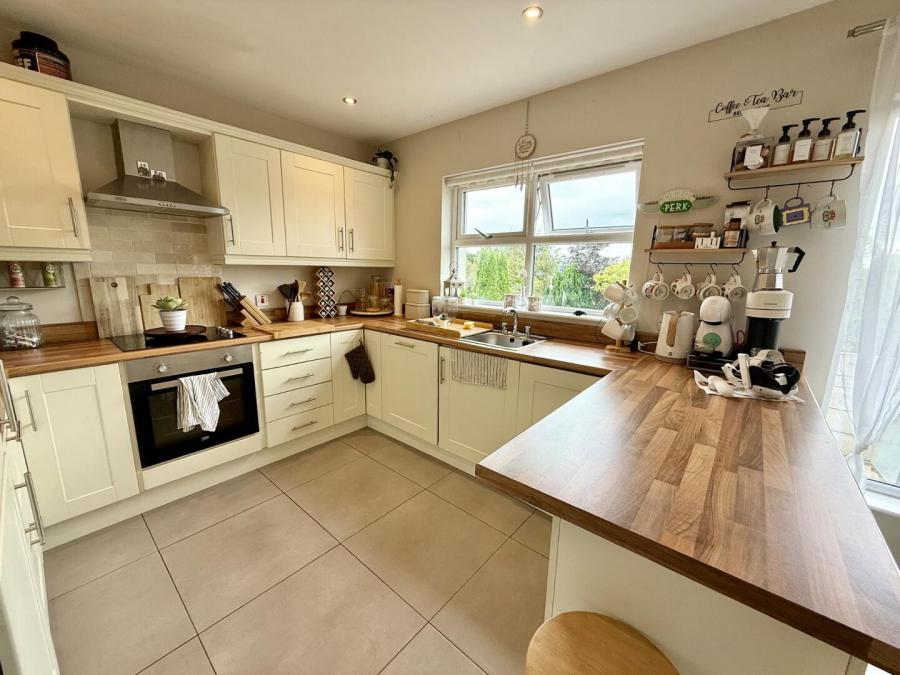 12 Neills Avenue