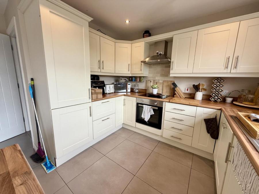 12 Neills Avenue