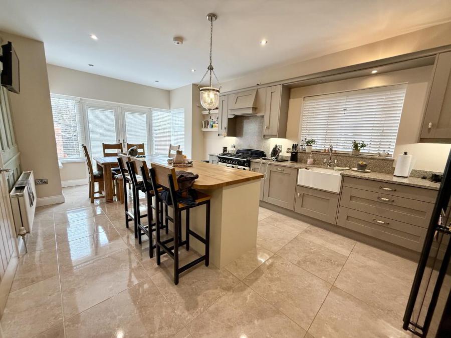 36 Limestone Square, Rock Road