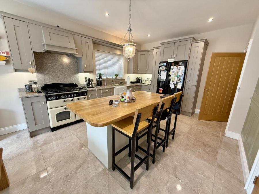 36 Limestone Square, Rock Road