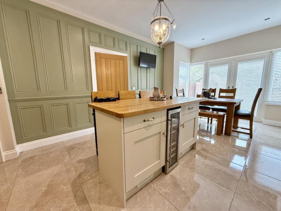 36 Limestone Square, Rock Road