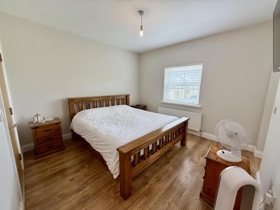 36 Limestone Square, Rock Road