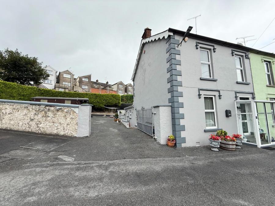 6 Hillside Terrace 6 Hillside Terrace