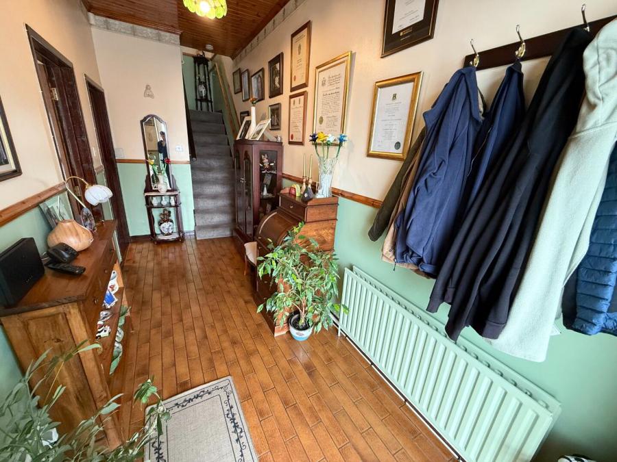 6 Hillside Terrace