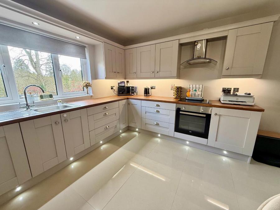 16A Rosemount Avenue