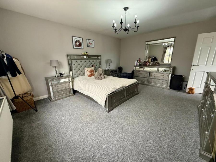 16A Rosemount Avenue