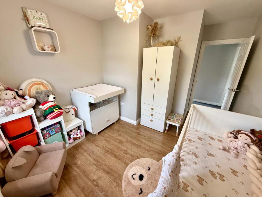 16A Rosemount Avenue