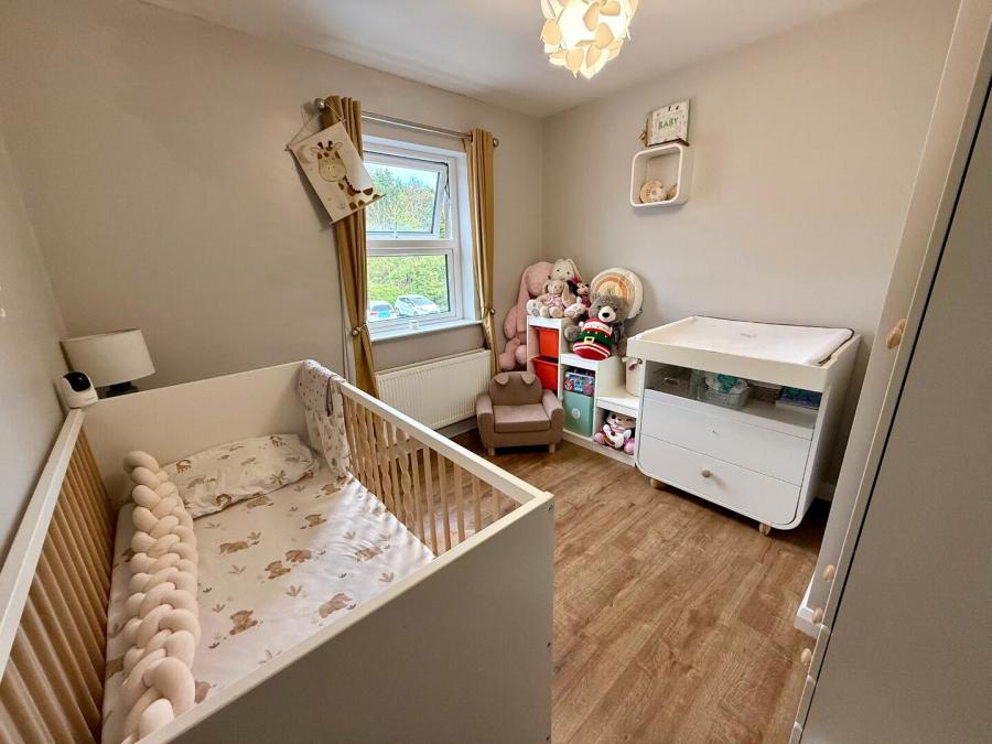 16A Rosemount Avenue