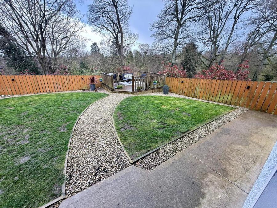 16A Rosemount Avenue