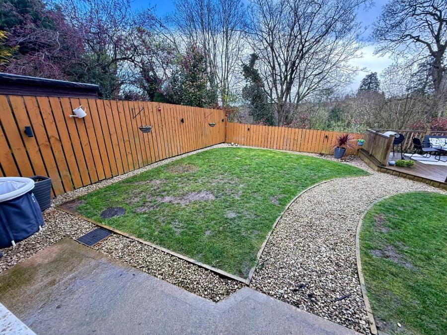 16A Rosemount Avenue