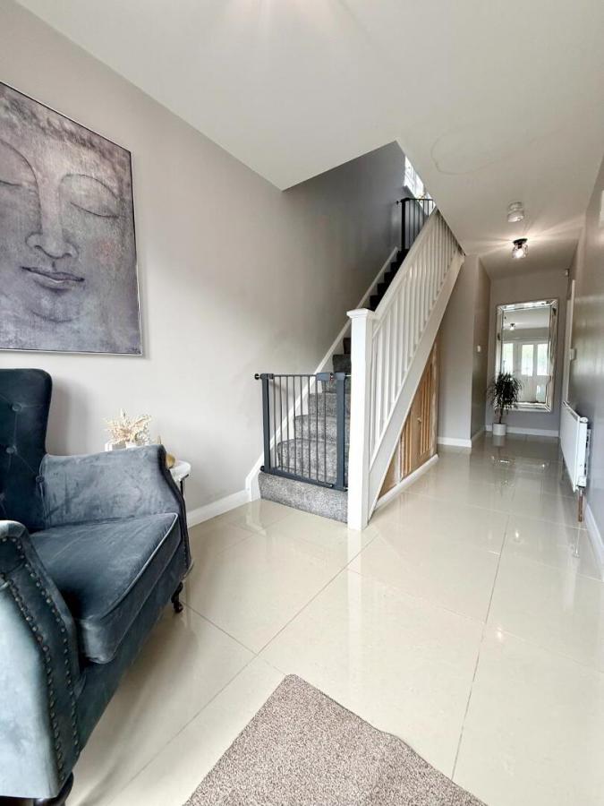 16A Rosemount Avenue