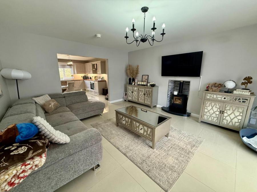 16A Rosemount Avenue