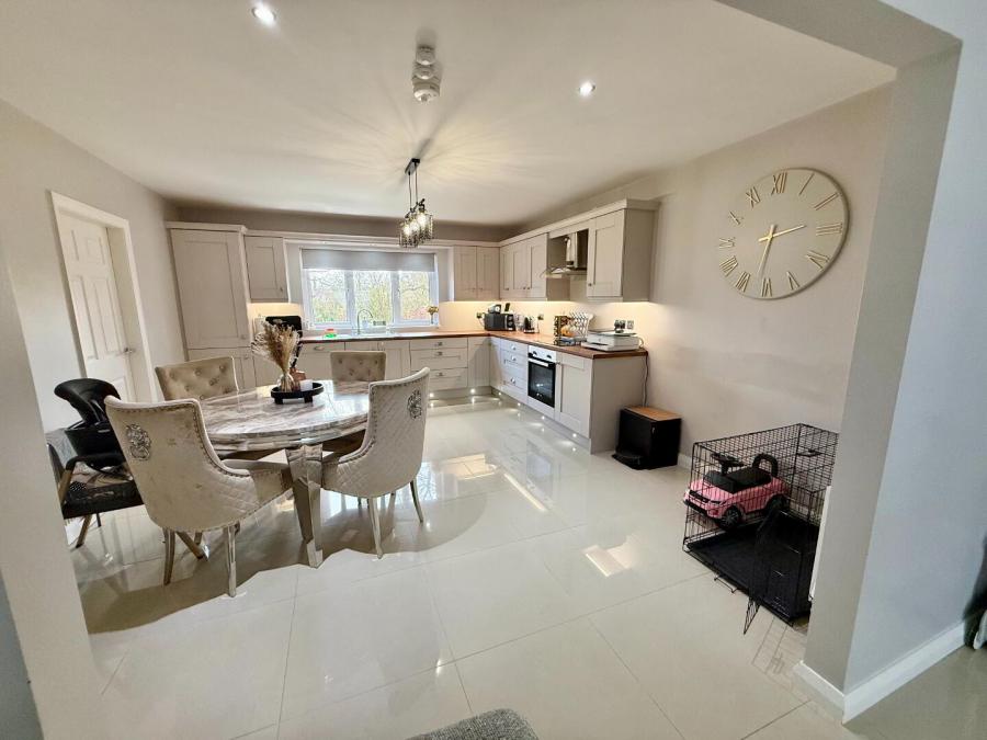 16A Rosemount Avenue