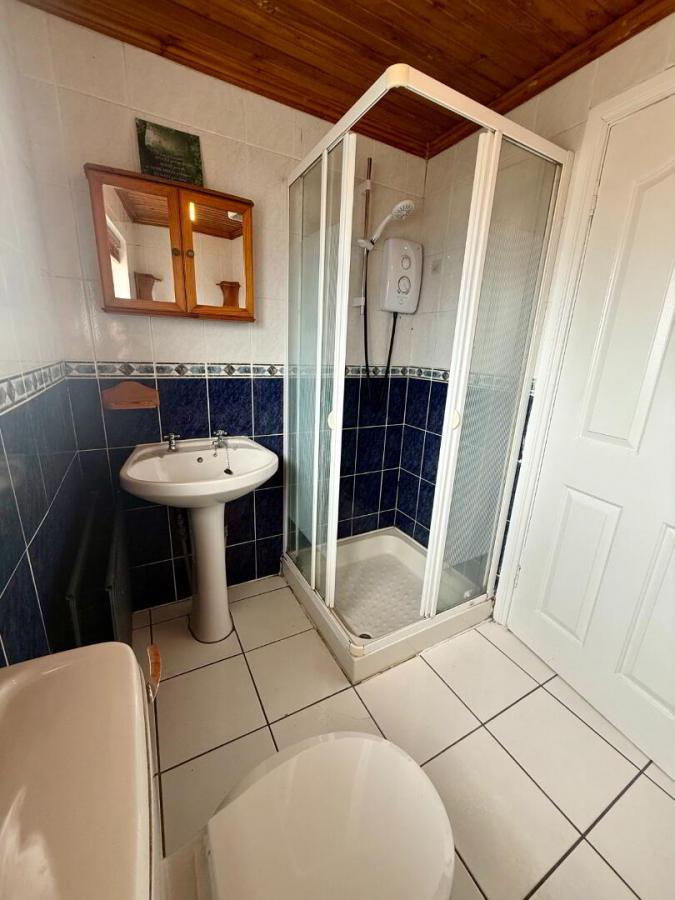 16 Legar Hill Park