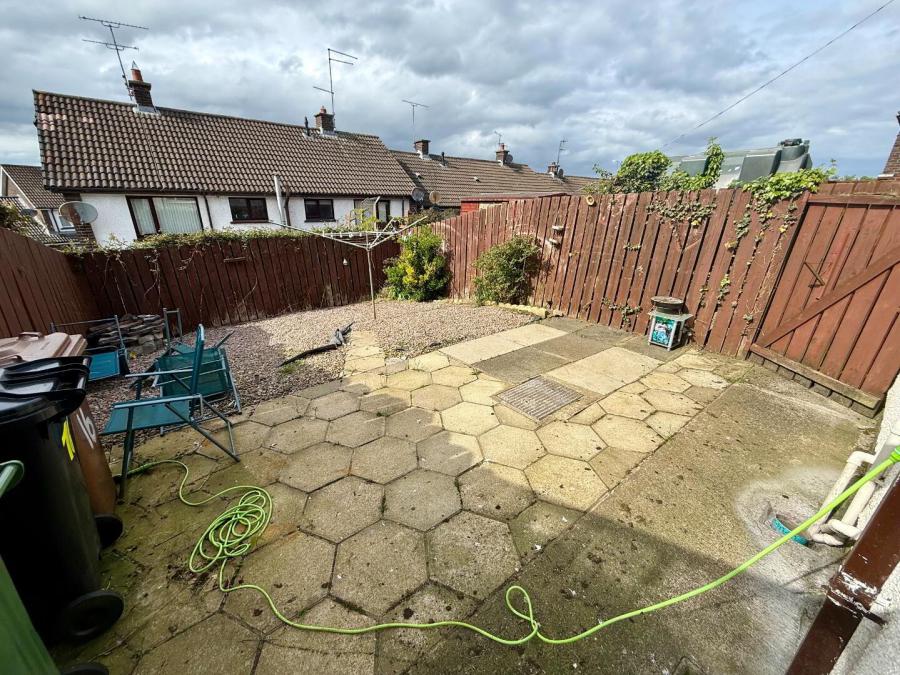 16 Legar Hill Park