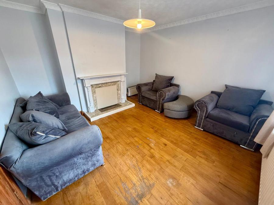 16 Legar Hill Park