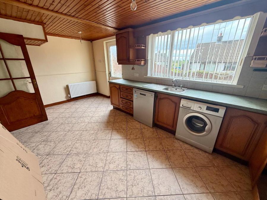 16 Legar Hill Park