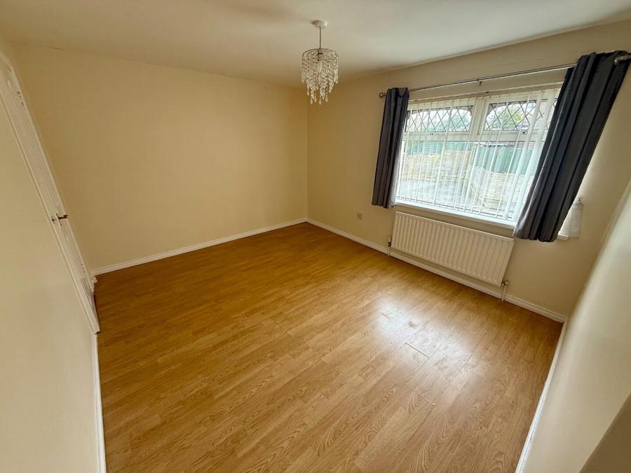 16 Legar Hill Park