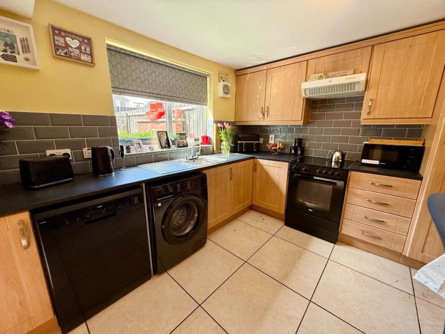 2 Drumbreda Gardens