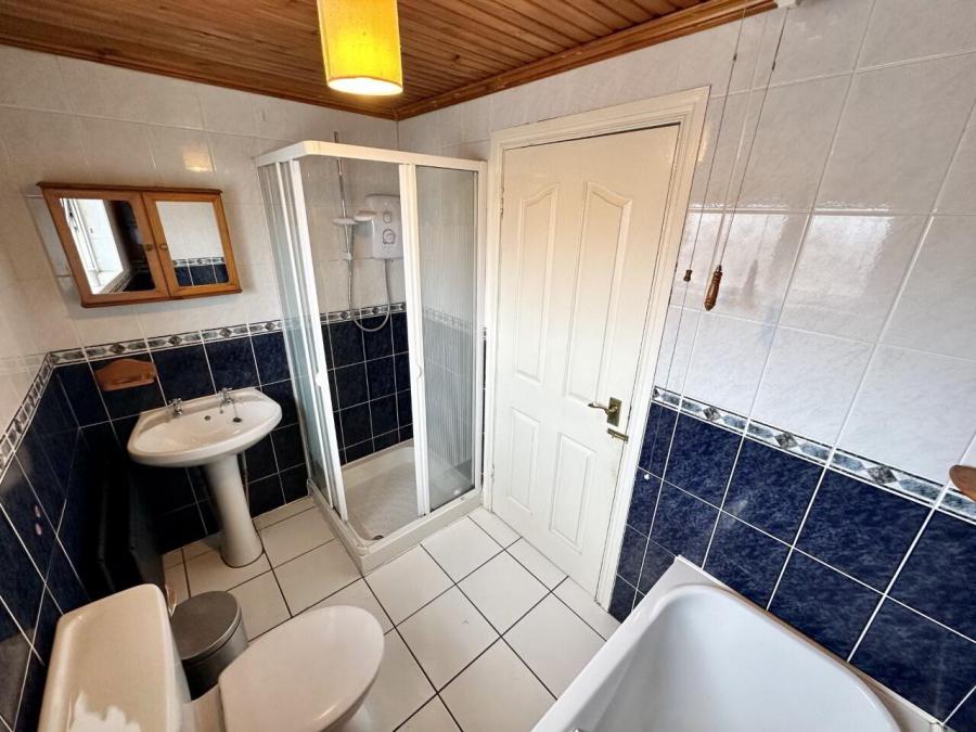 16 Legar Hill Park