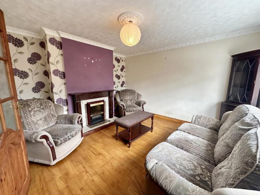 16 Legar Hill Park