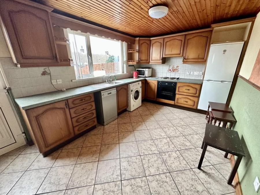 16 Legar Hill Park