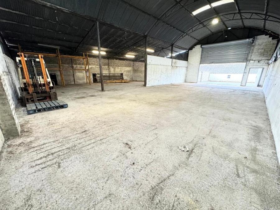 Commercial Sheds, Yard &, 3 Bed Accommodation No. 3 Madden Road