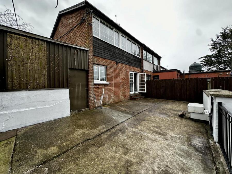 26 Desart Lane Gardens