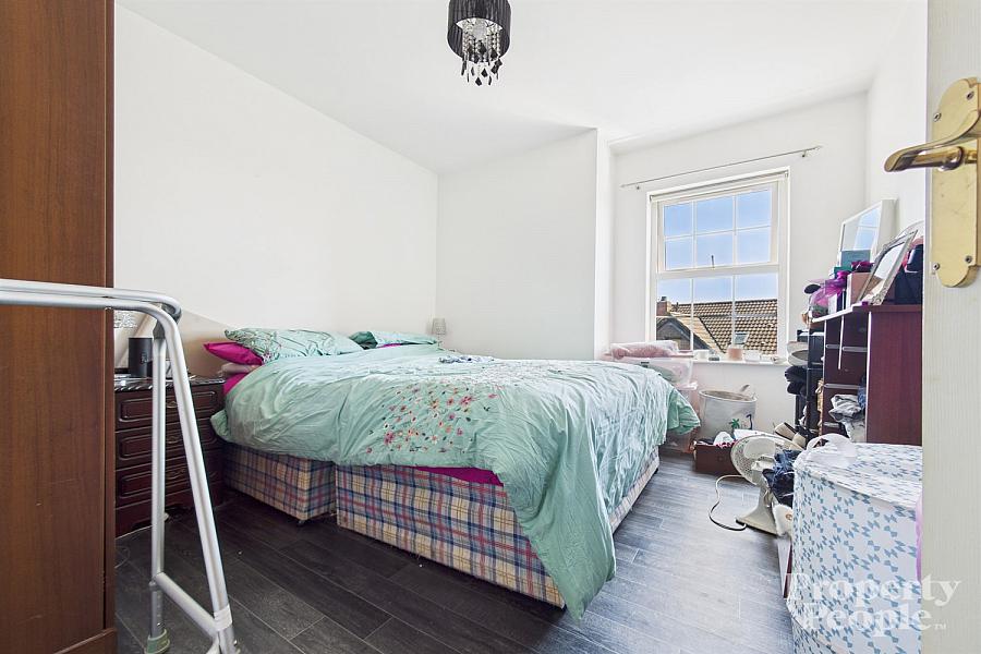 Apartment 12, 42 St. Marys Gardens