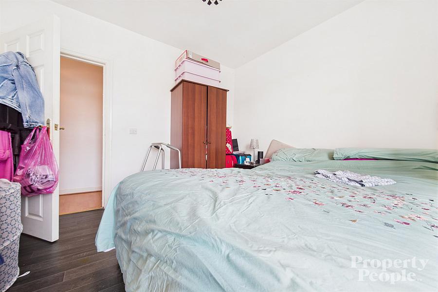 Apartment 12, 42 St. Marys Gardens