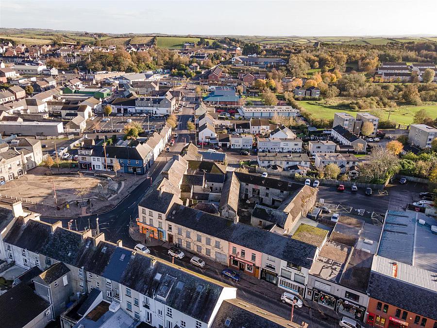 Former Lantern Bar, 18 High Street