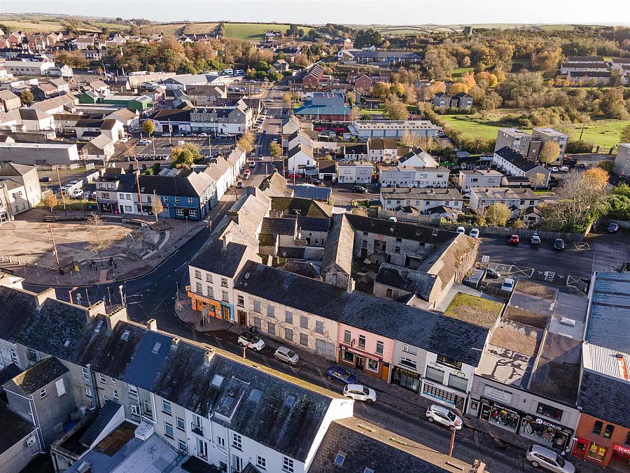 Former Lantern Bar, 18 High Street