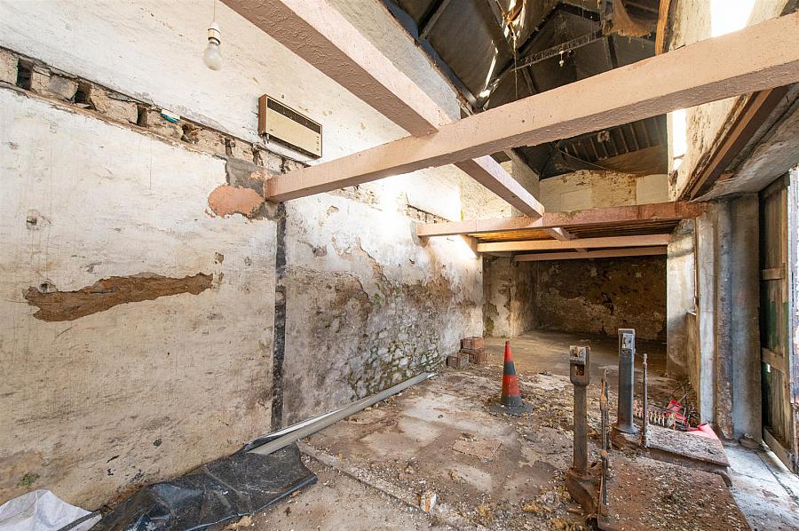 Former Lantern Bar, 18 High Street