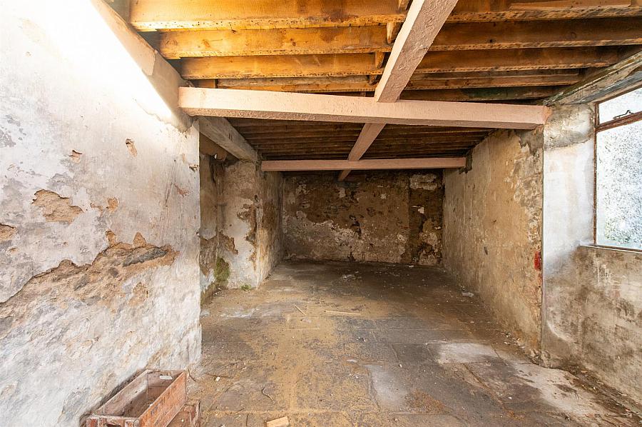 Former Lantern Bar, 18 High Street