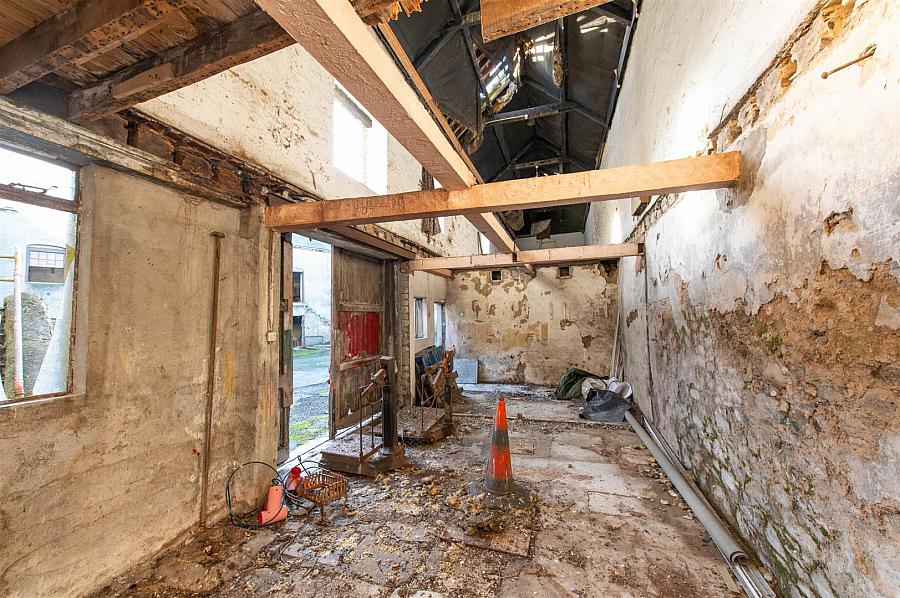 Former Lantern Bar, 18 High Street