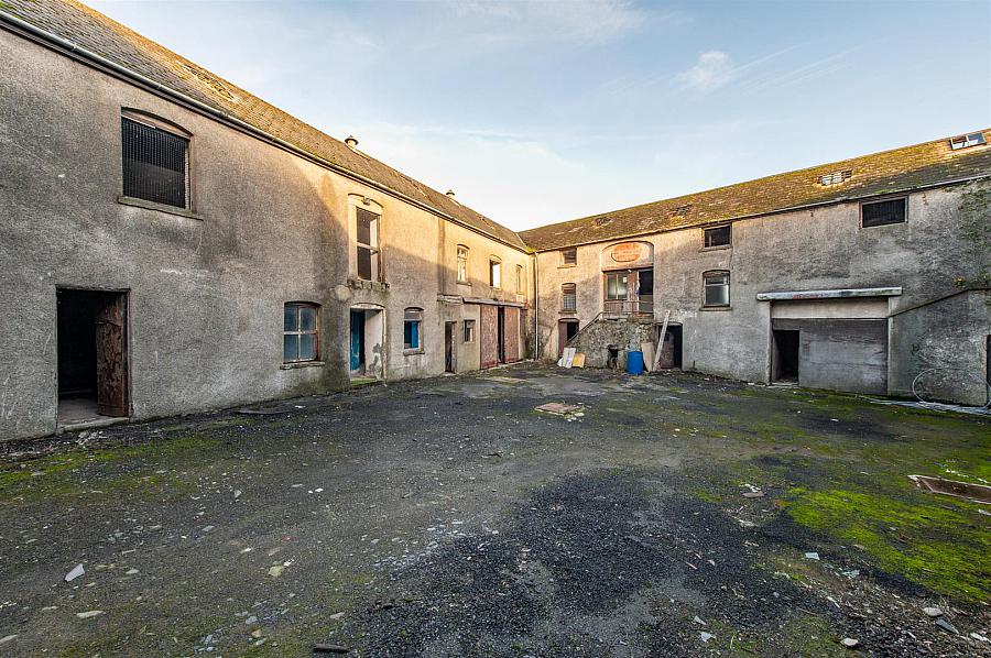 Former Lantern Bar, 18 High Street