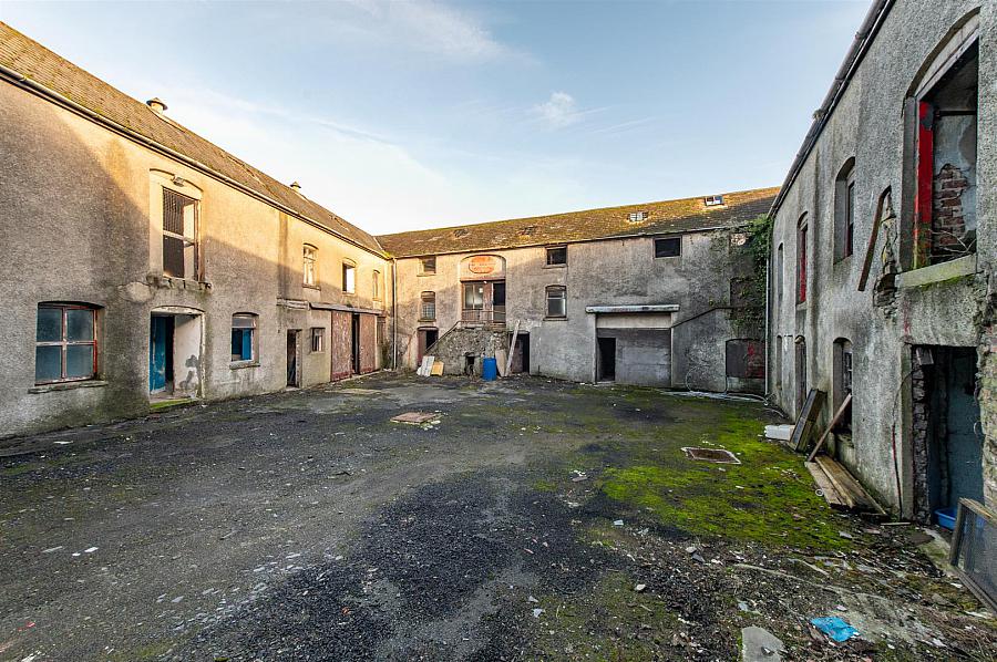 Former Lantern Bar, 18 High Street