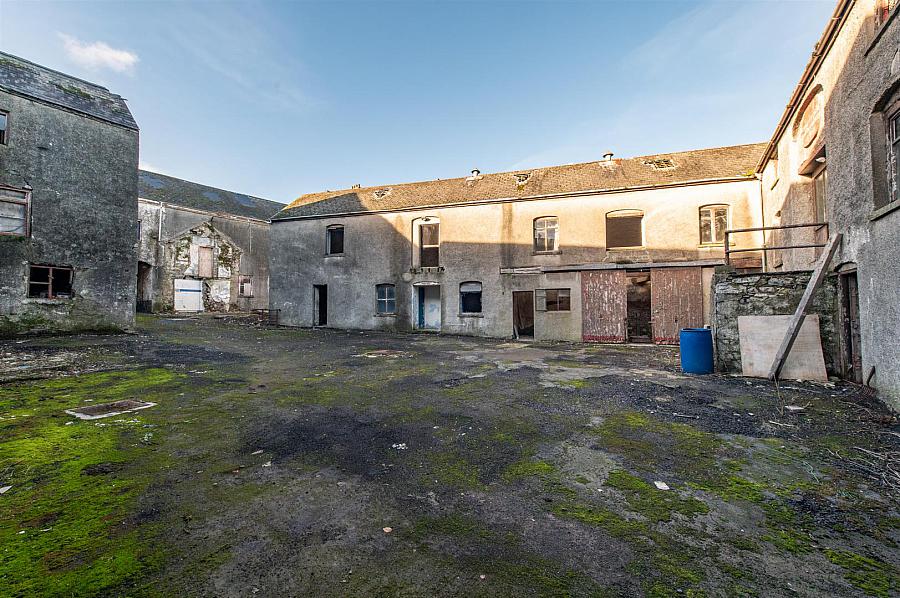 Former Lantern Bar, 18 High Street