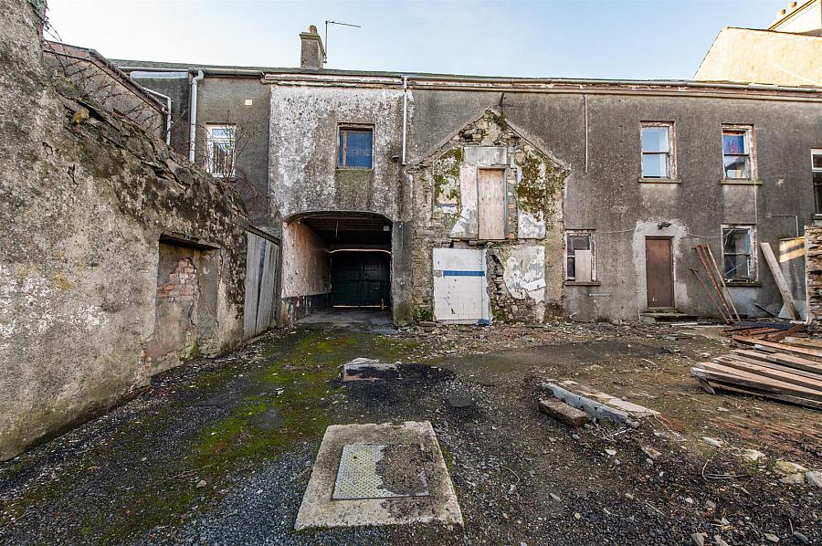 Former Lantern Bar, 18 High Street