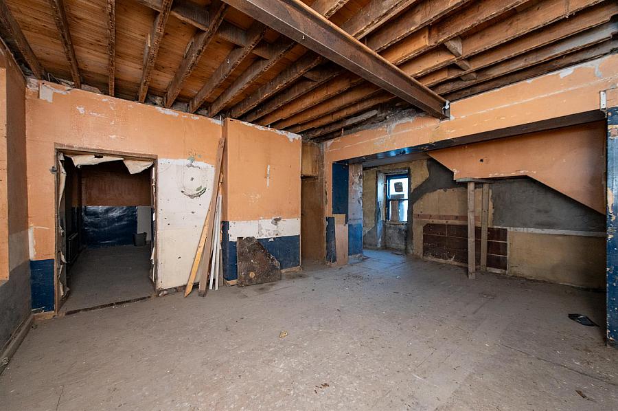 Former Lantern Bar, 18 High Street