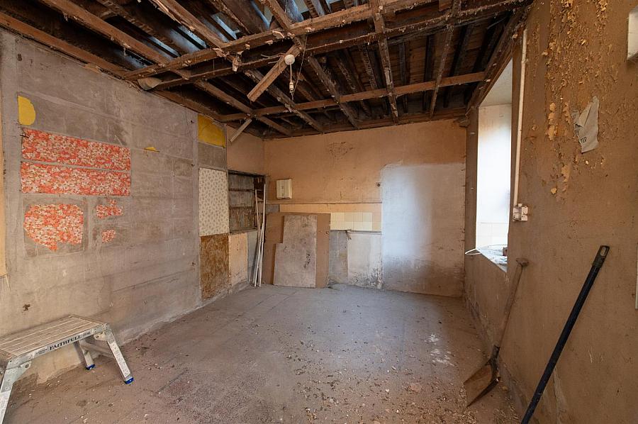 Former Lantern Bar, 18 High Street