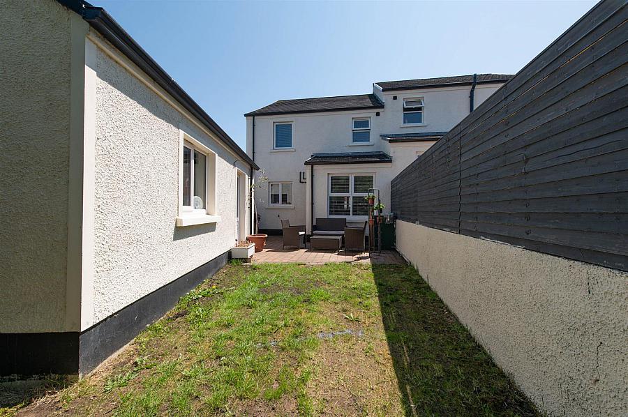 6 Weavers Way