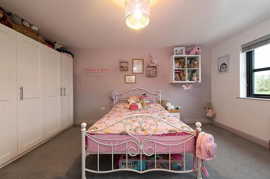 3 Mullaghdrin Road East