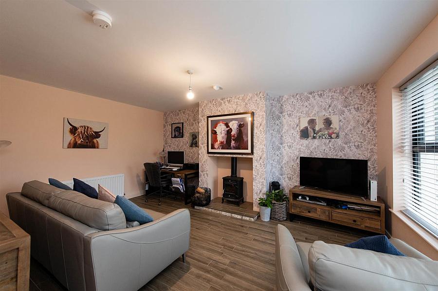 3 Mullaghdrin Road East