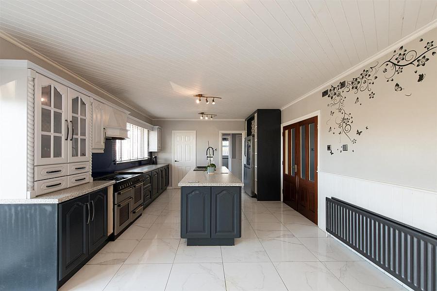 5 Seavaghan Road