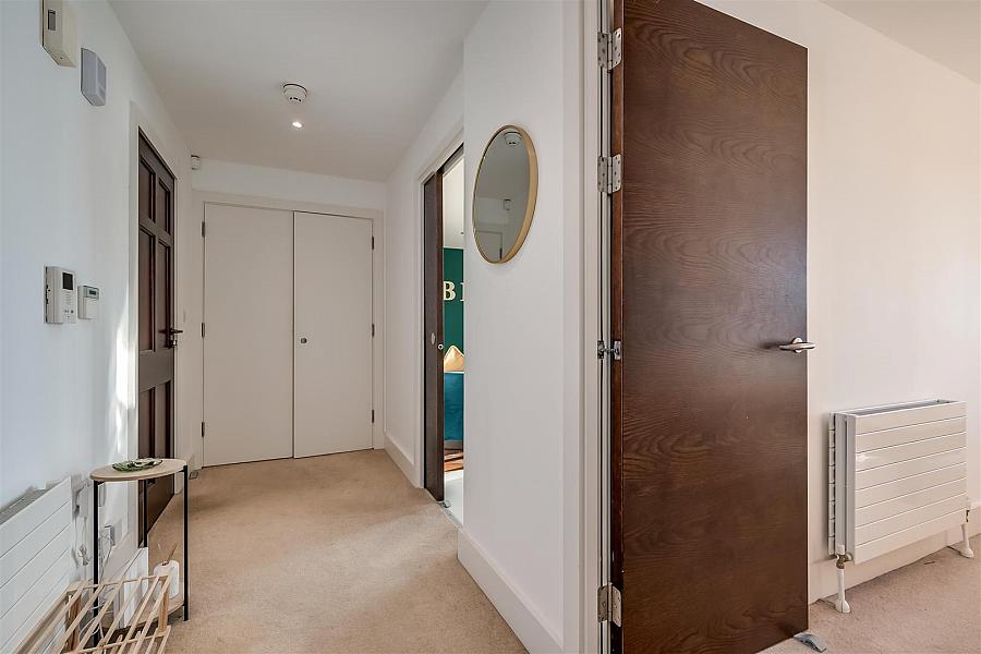 Apt 33 2 Ulster Street