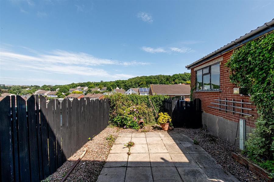 27 Craigs Road