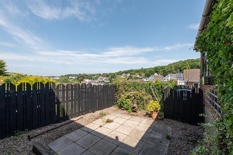 27 Craigs Road